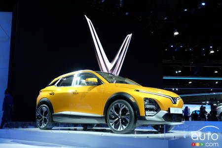 VinFast VF 6, three-quarters front